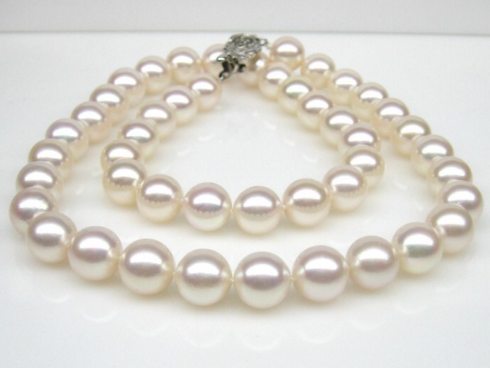 8-8.5 mm White Akoya Pearl Necklace AAA Quality